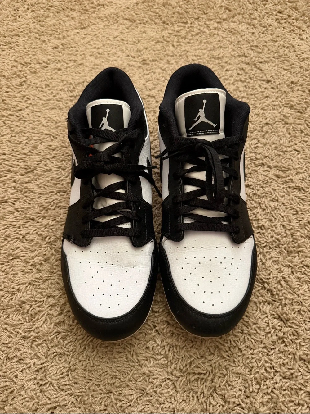 Jordan Men's Black and White Athletic Cleats